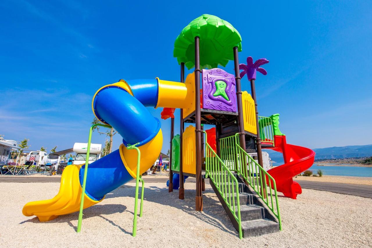 Mobile Homes Camping Omišalj Екстериор снимка